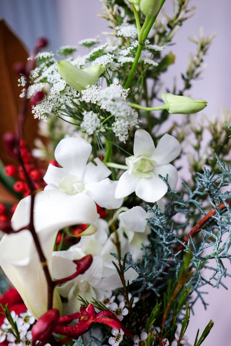 A Joyful Squeeze - Christmas Flowers - 