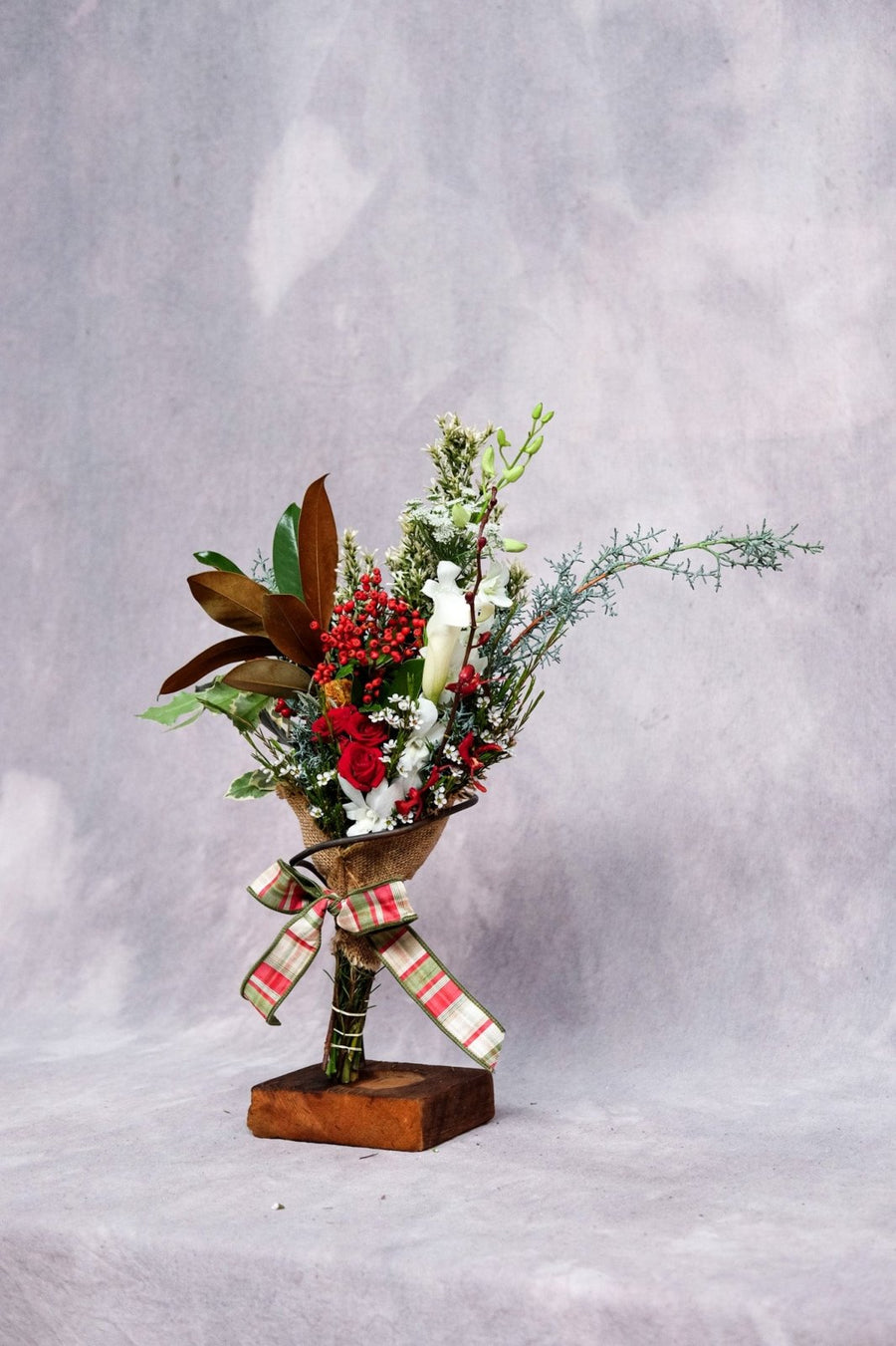 A Joyful Squeeze - Christmas Flowers - 