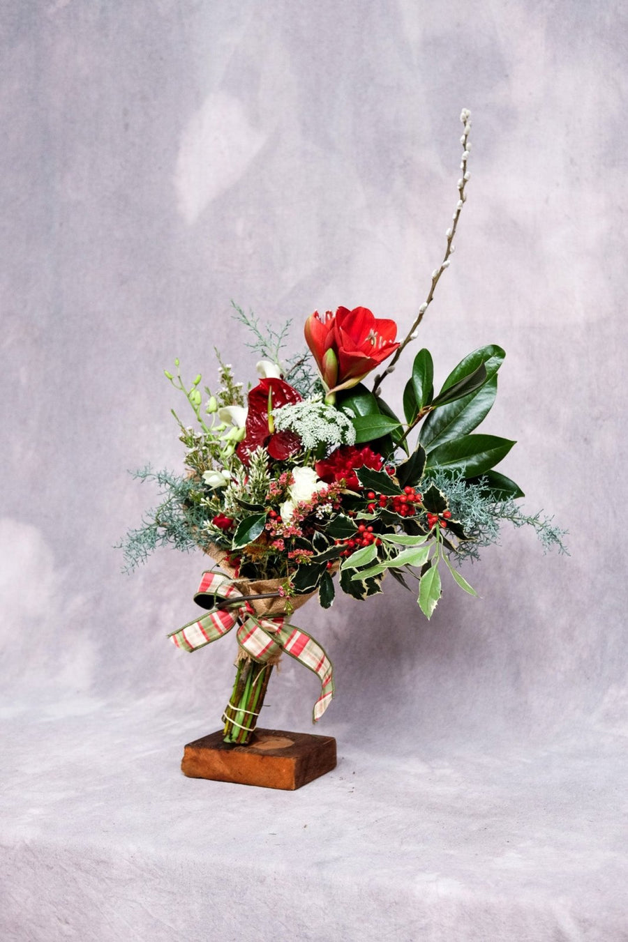 A Joyful Squeeze - Christmas Flowers - 