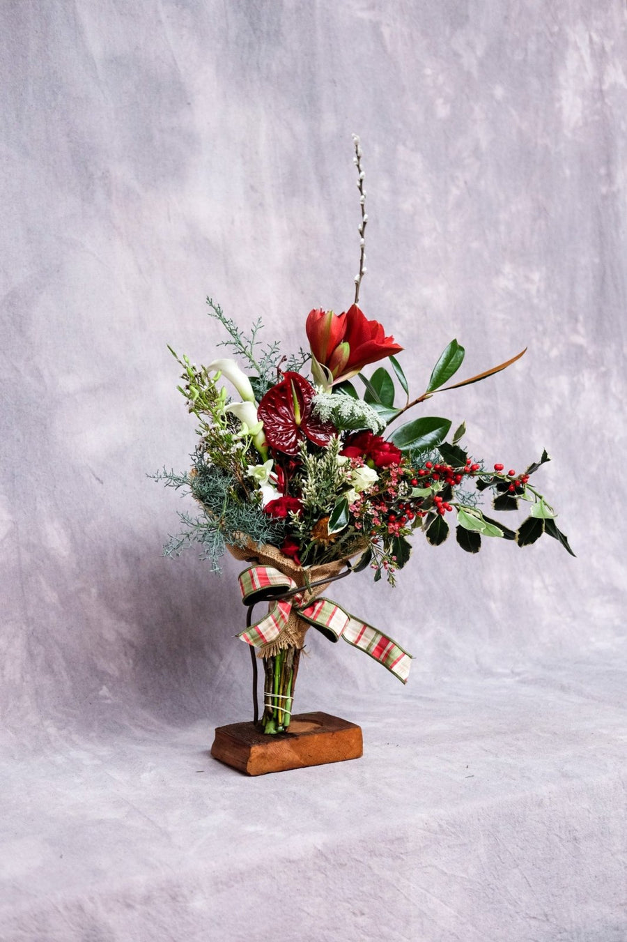 A Joyful Squeeze - Christmas Flowers - 