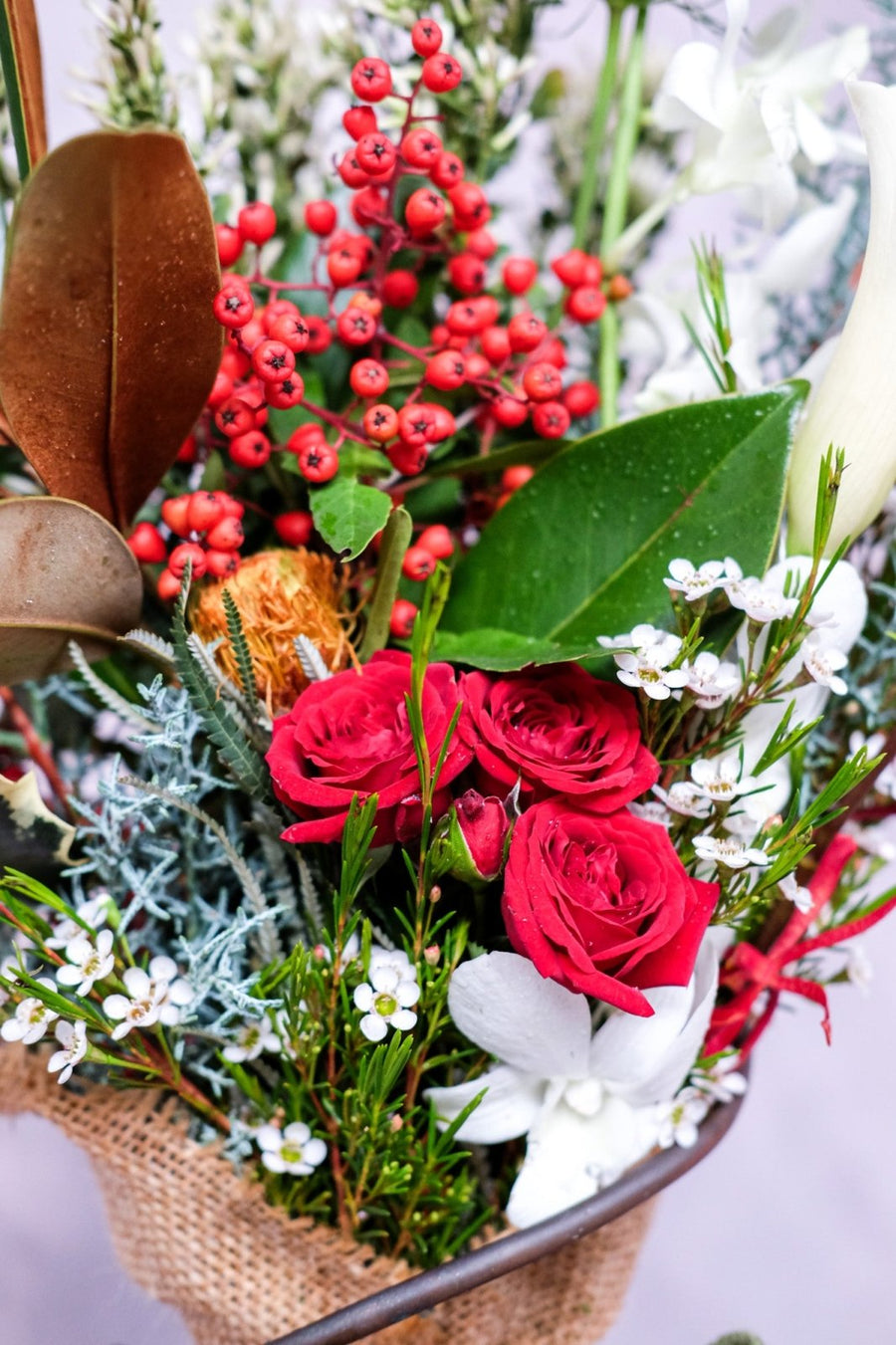 A Joyful Squeeze - Christmas Flowers - 