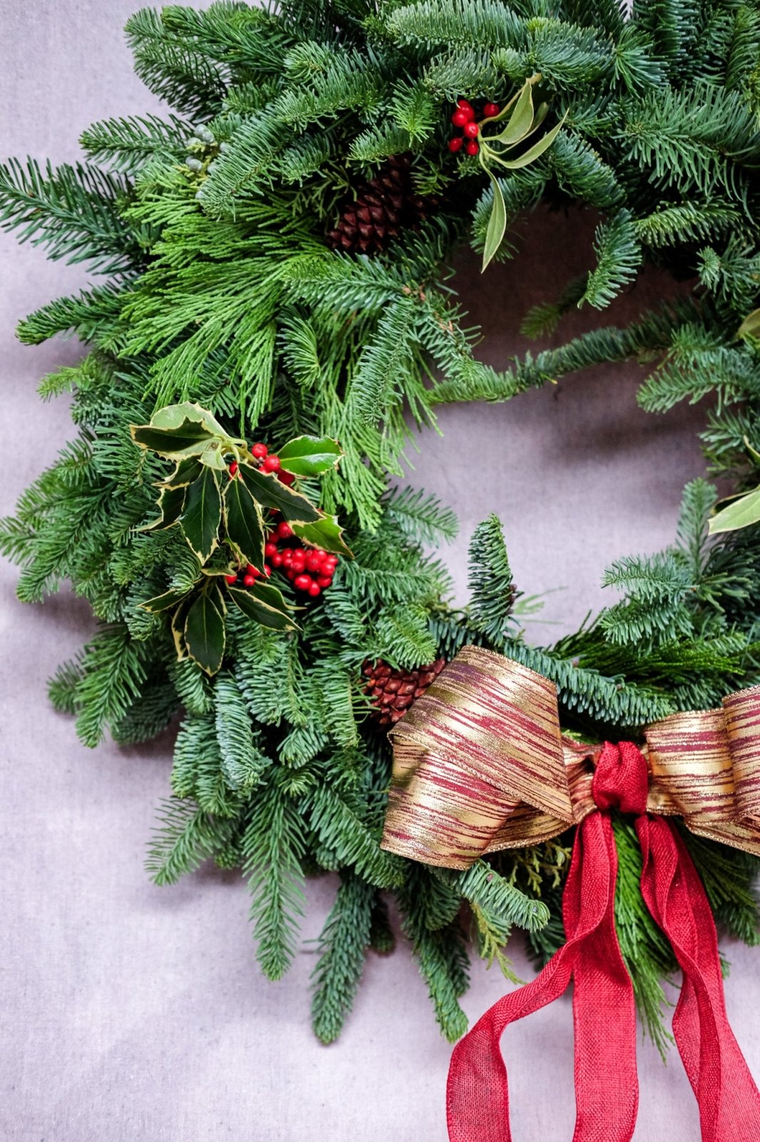 "Come One, Come All" - Wreaths - Christmas Flowers - 