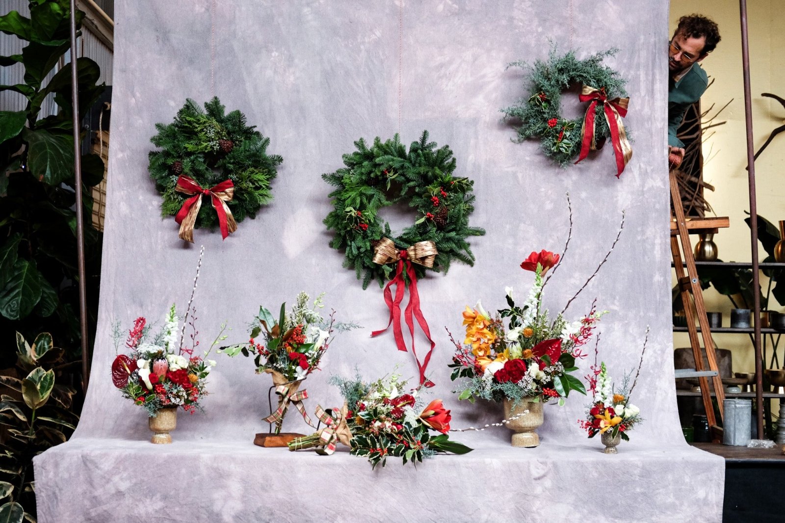 "Come One, Come All" - Wreaths - Christmas Flowers - 
