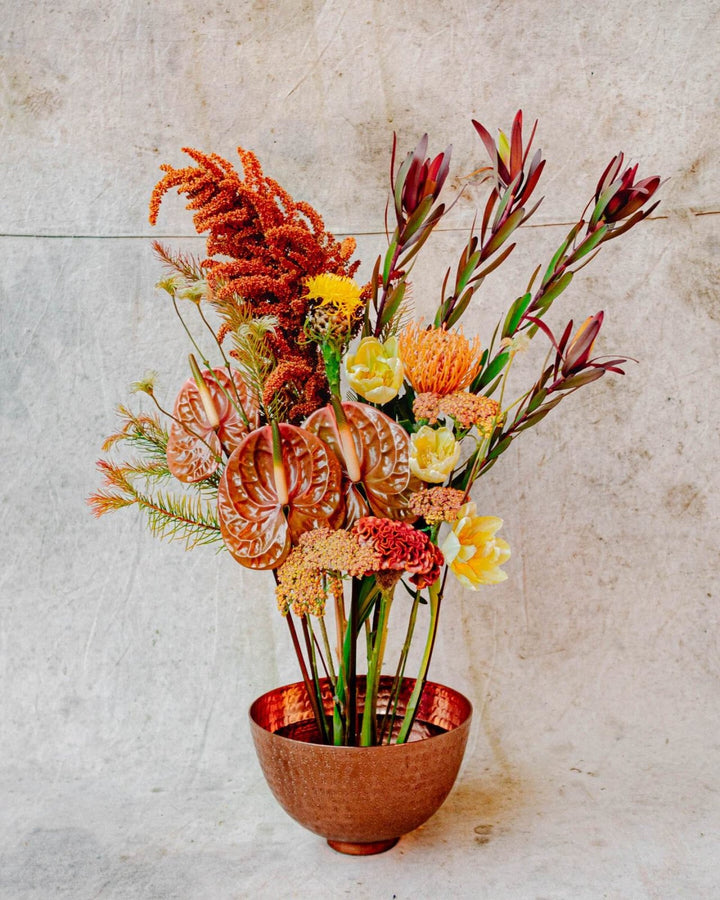 火  - Hi, Ikebana Delivery, The Unlikely Florist